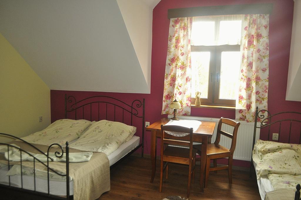 チスナ Karczma Brzeziniak Bed & Breakfast エクステリア 写真
